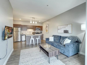 Modern 1 Br Dwntwn Apt With Hot Tub